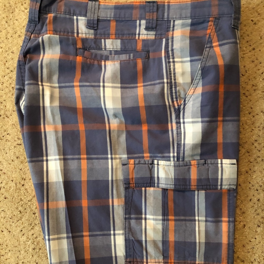 Men’s cargo shorts